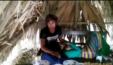 ရွာသူလေးကို ထမင်းစားပြီး ရှယ်တွယ်တဲ့ အပြာကား