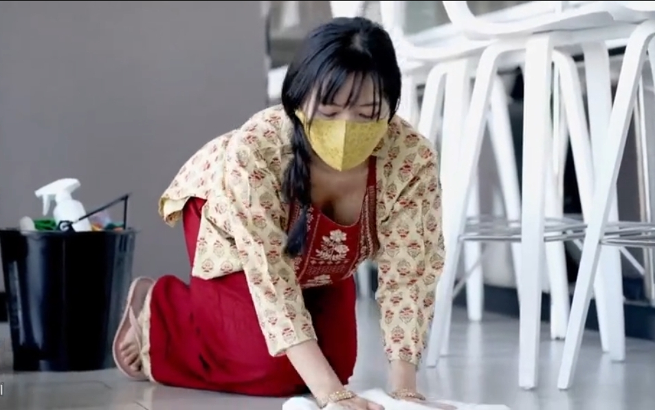 အိမ်ဖော်မ ကုလားမလေး သန့်ရှင်းရေး